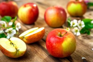 Dlaczego warto jeść jabłka – poznaj ich wartości odżywcze